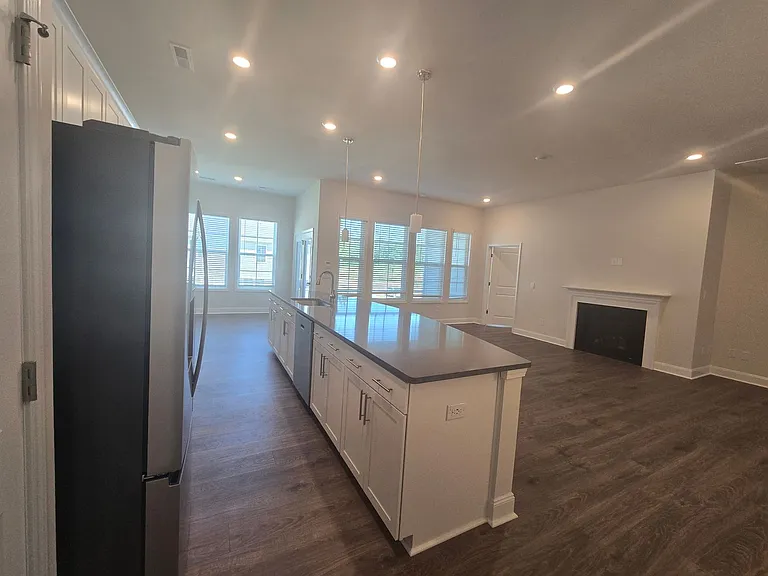 200 Mary Montrose Blvd — Photo 4