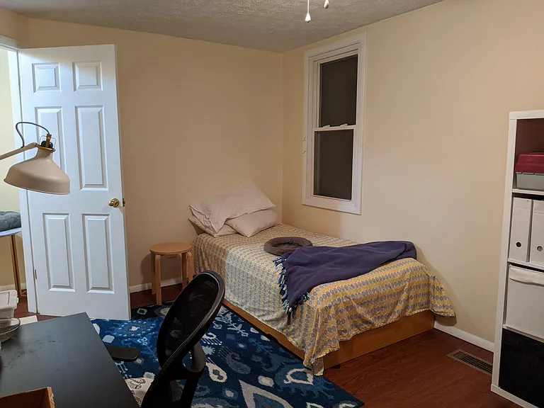 35 W Ramlow Aly — Photo 8