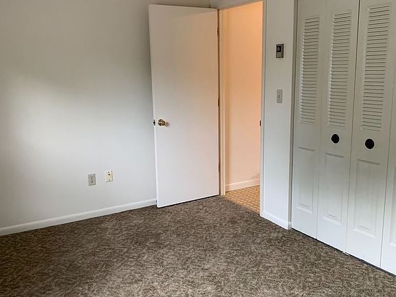 5th image of 930 Vine St #B