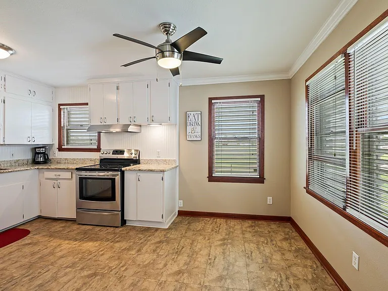 6728 Avenue Q — Photo 4