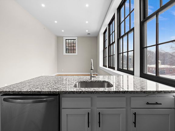 5th image of 45 Johnston Ave #301