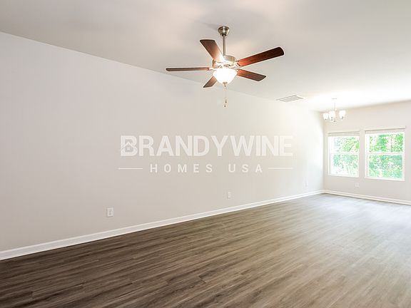 5th image of 944 Coosaw Pl
