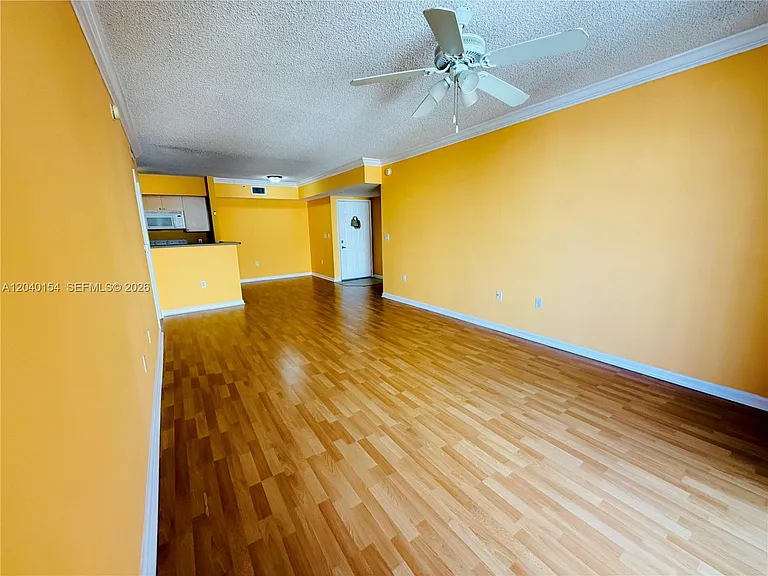 1919 Van Buren St #620A — Photo 11