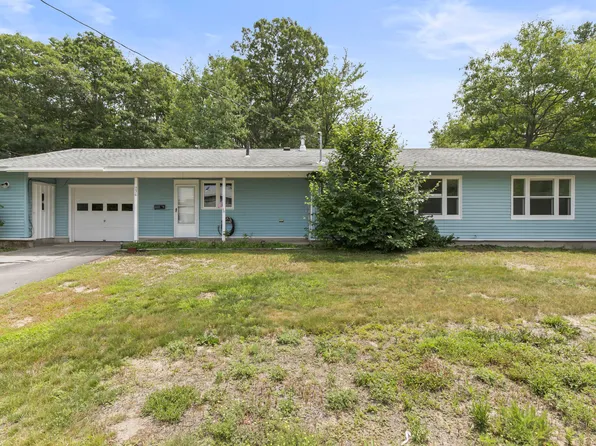 236 Congress Circle, Topsham, ME 04086