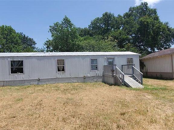 3rd image of 599 S Cochran St