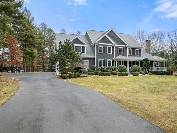 3 Opal Cir, Franklin, MA 02038