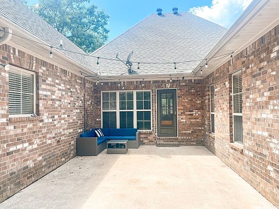 3rd image of 129 Black Oak Pl