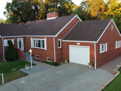 911 N Washington St, Bismarck, ND, 58501