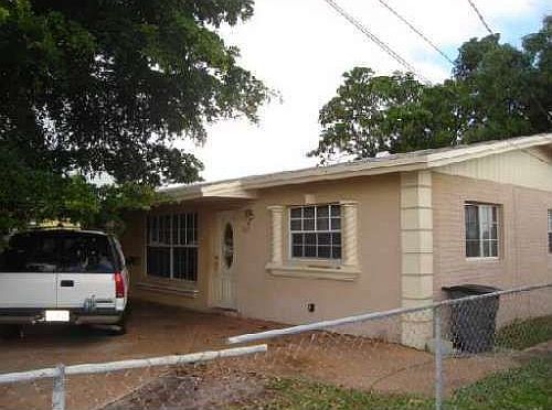 1st image of 880 NW 23rd Ter