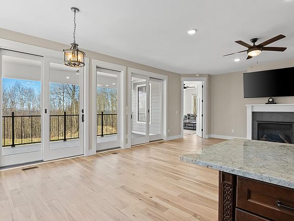5th image of 3046 E Greenwood Rd