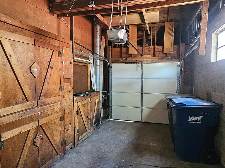 150 E 1100 N — Photo 22