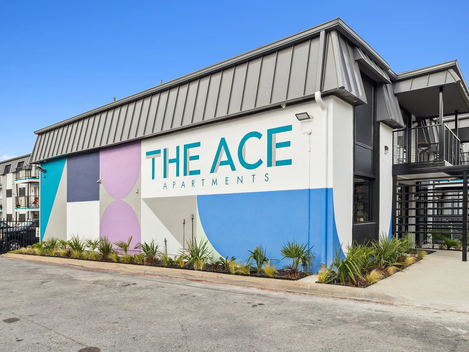 The Ace Apartments — Photo 3
