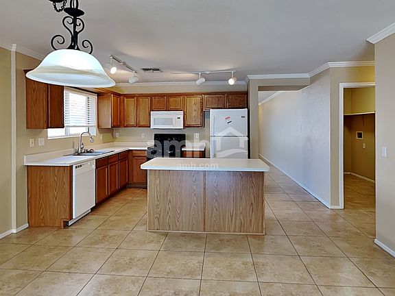 4th image of 107 E Majesty Palm Pl