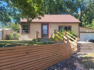 1928 N 7th St, Clinton, IA 52732