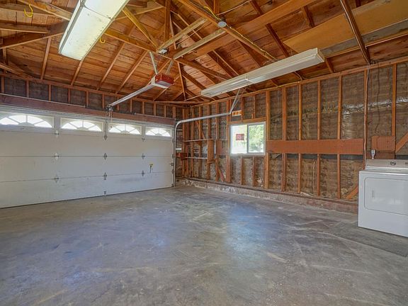 5th image of 1097 Cloverbrook Dr