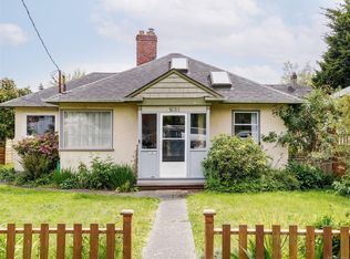 1731 Denman St, Victoria, BC V8R 1Y3