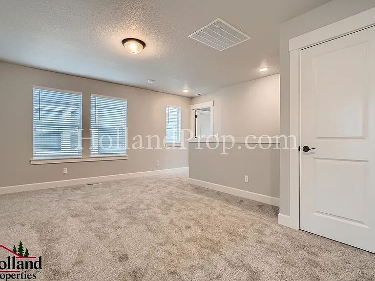 5981 SE Skylight St — Photo 23