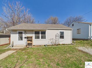 209 E Sparks Ave, Warrensburg, MO 64093