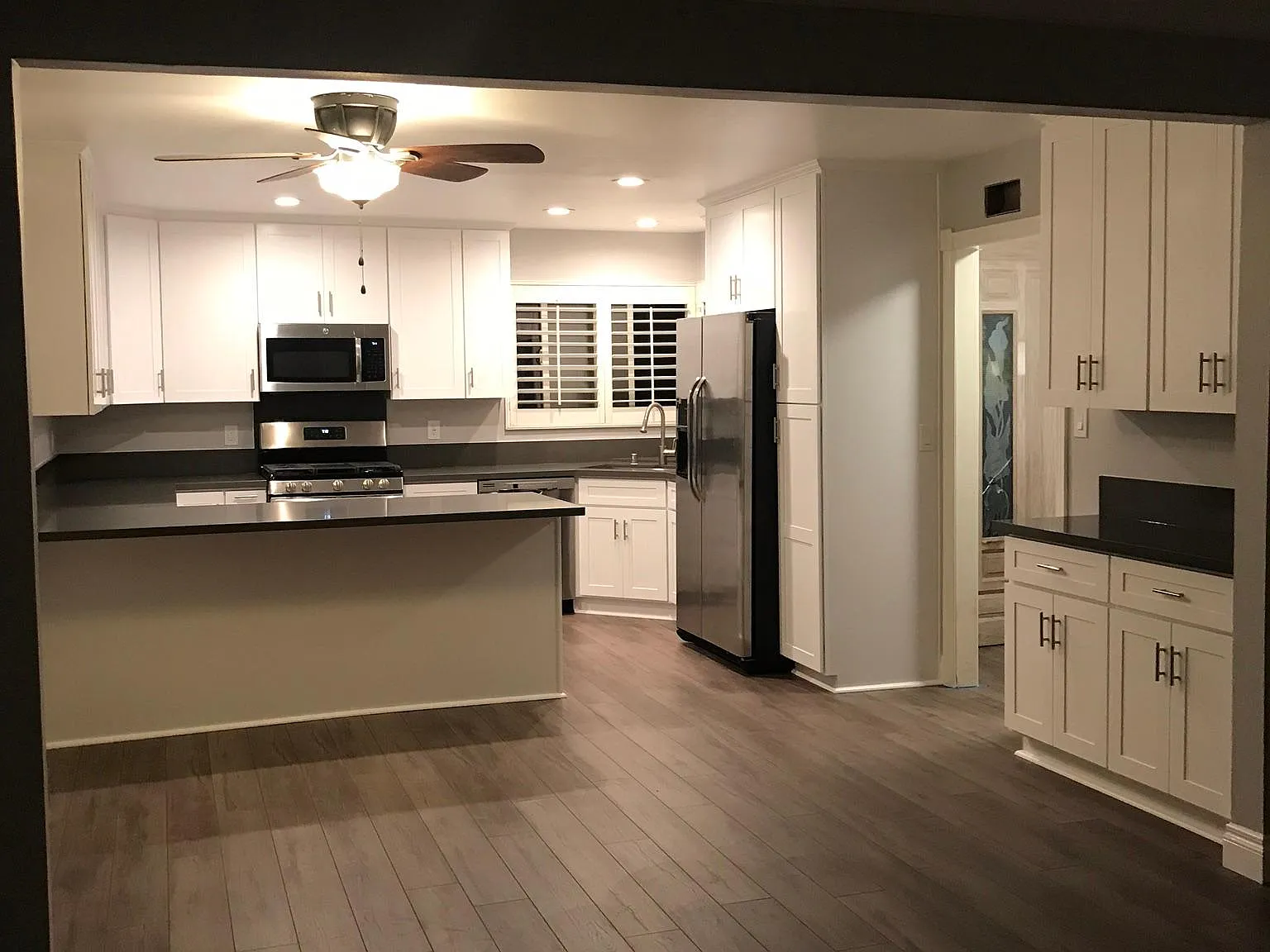 18352 Manitoba Ln — Photo 2