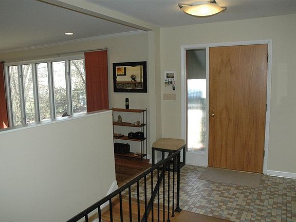 4th image of 1404 S Longwood Dr