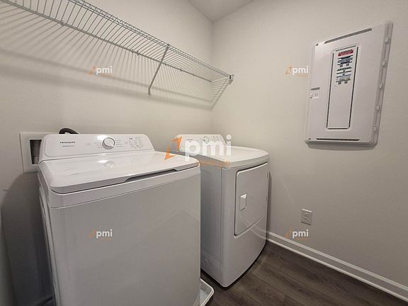 5th image of 140 Hazel Dr