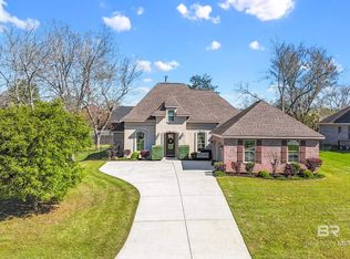 173 Margaret Dr, Fairhope, AL 36532