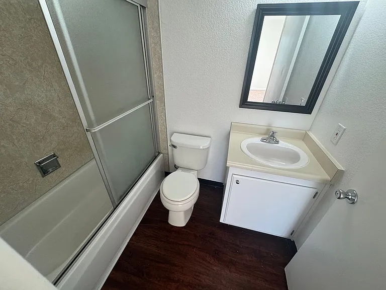 2630 Darwin St — Photo 8