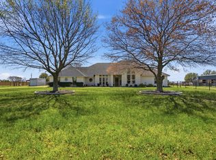 333 Meadow Crest Rd, Fort Worth, TX 76108