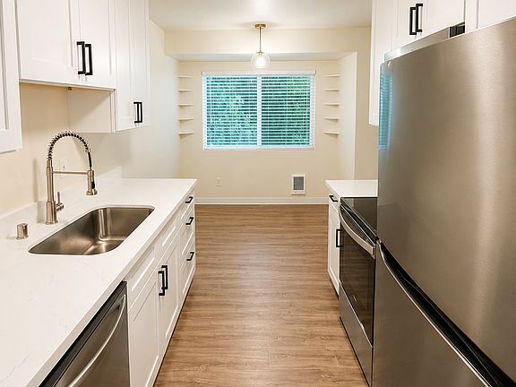 3rd image of 303 Poppy Rd #315