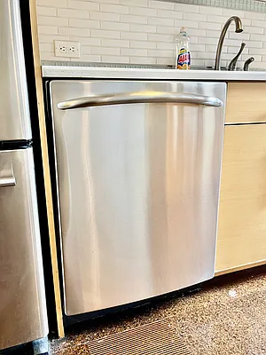 Rented by R New York | media 25