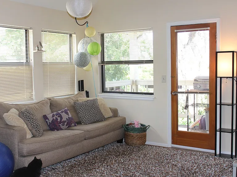 3025 Broadway St #6 — Photo 1