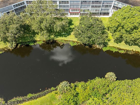 4th image of 2030 Newport H #2030