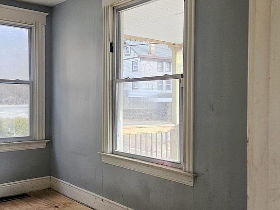 3rd image of 419 Elberon Ave