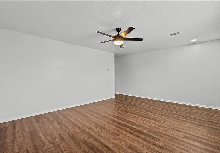 2114 Saint Lucia Calle — Photo 8