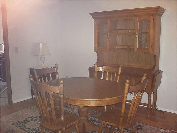 4th image of 100 Chase Dr