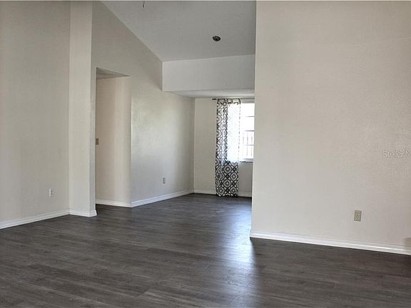 3rd image of 10120 Briarwick Ct