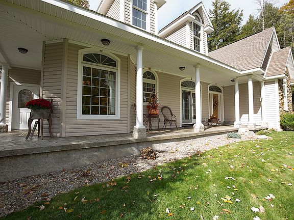 2nd image of 735 Lake Ave