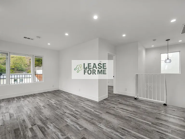 9848 Portola Dr — Photo 47