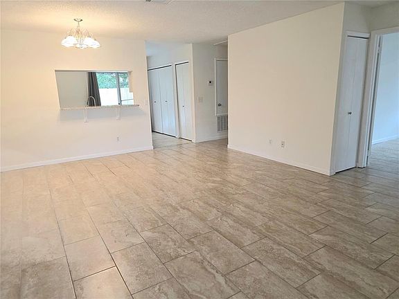 3rd image of 7626 GOLDEN GLENN DRIVE