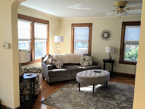 5th image of 133 Cottage St