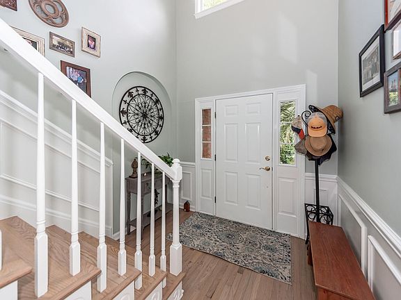 5th image of 131 Arrowridge Ct