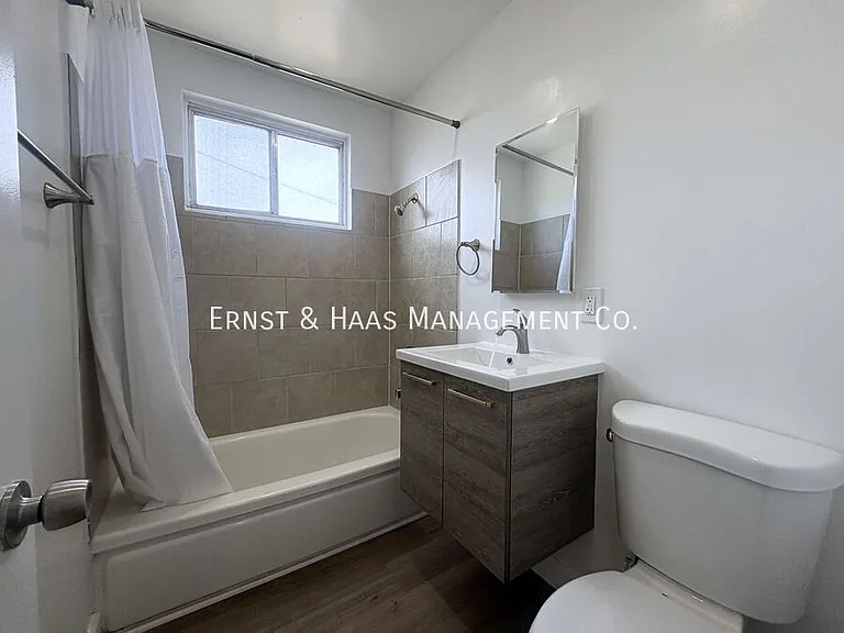 230 E Hullett St #7 — Photo 11