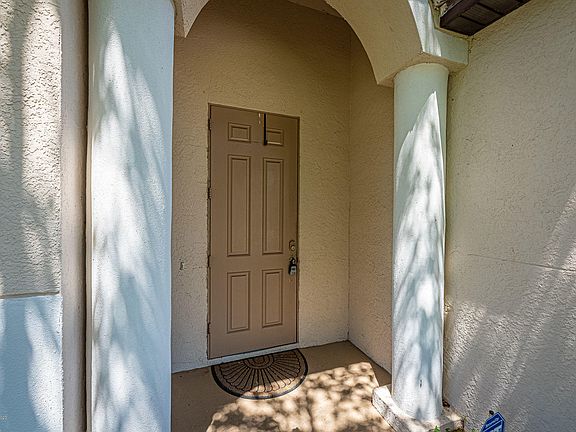 2nd image of 722 Marian Ct