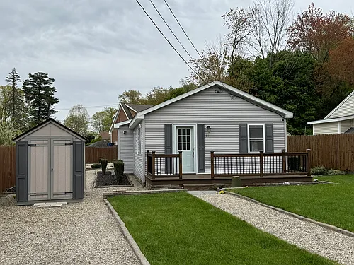 84 Dooley Ave Photo 1