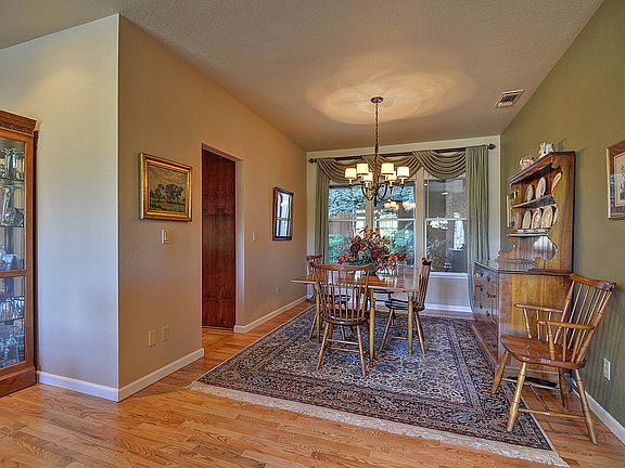 4th image of 2210 Amherst Way