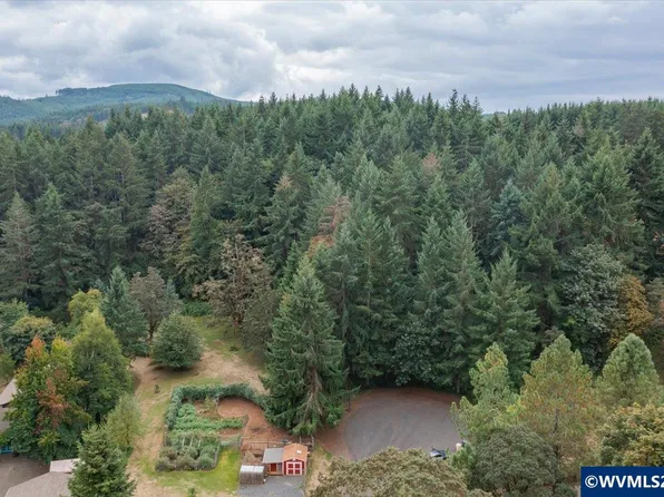16 Ridgetop Dr, Lebanon, OR 97355
