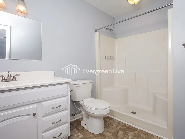 410 Clyde Ct — Photo 12