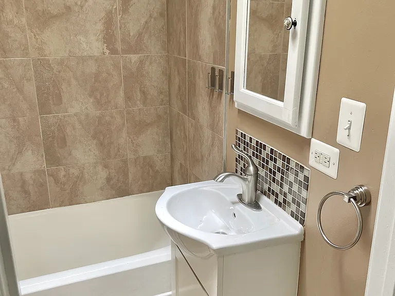 4436 Garrison Ln — Photo 9