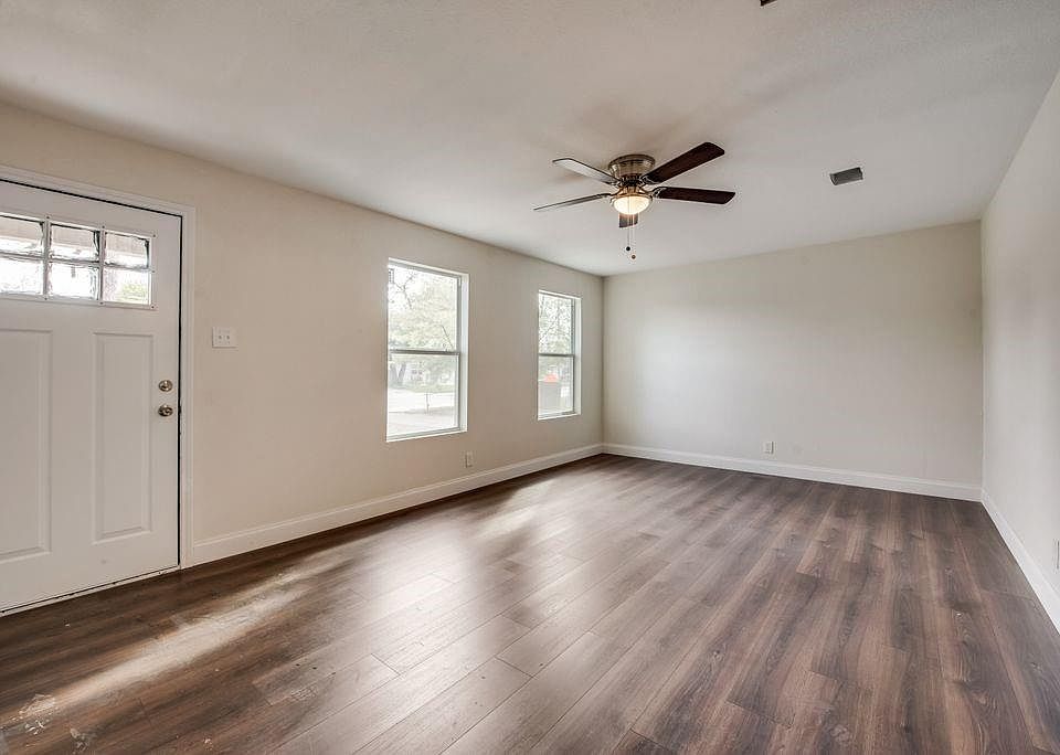 3209 Kimbo Rd, Fort Worth, TX 76111 | Zillow