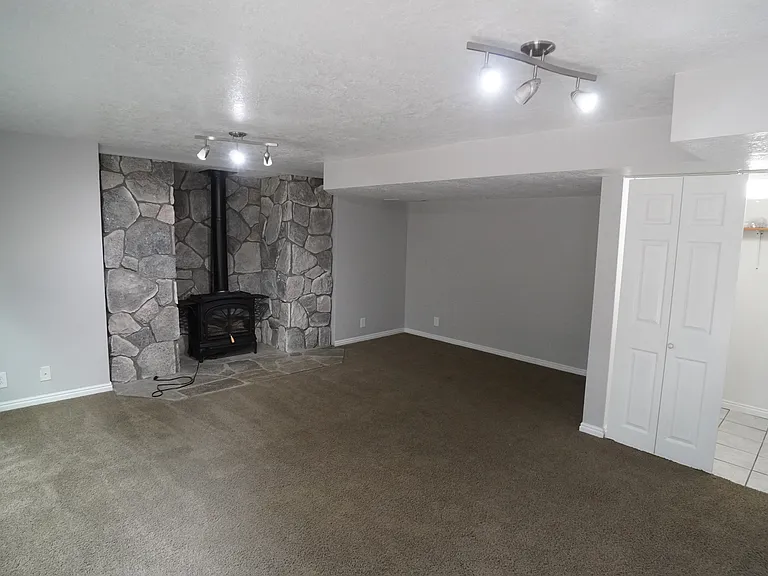 1219 Ash Dr — Photo 26